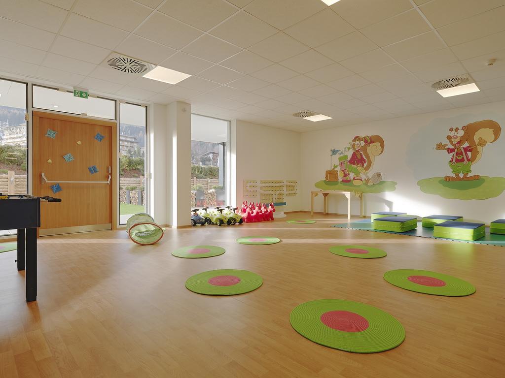 Alpina Zillertal . Family Lifestyle Kinderhotel Fuegen Exterior photo