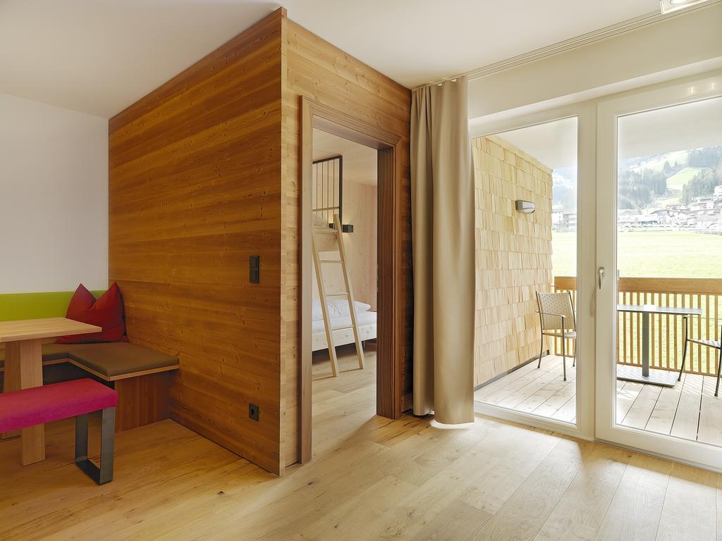 Alpina Zillertal . Family Lifestyle Kinderhotel Fuegen Exterior photo