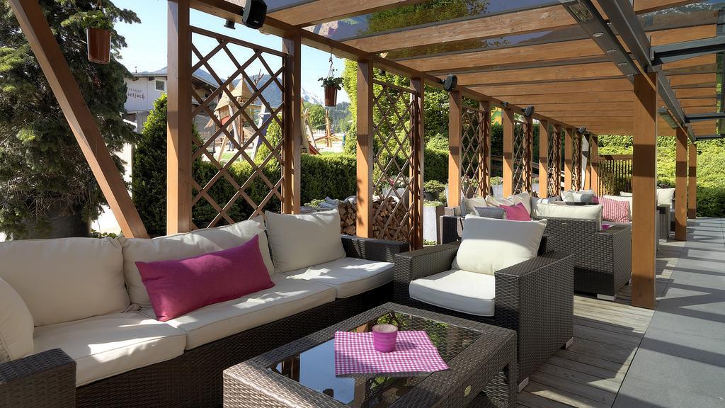 Alpina Zillertal . Family Lifestyle Kinderhotel Fuegen Exterior photo