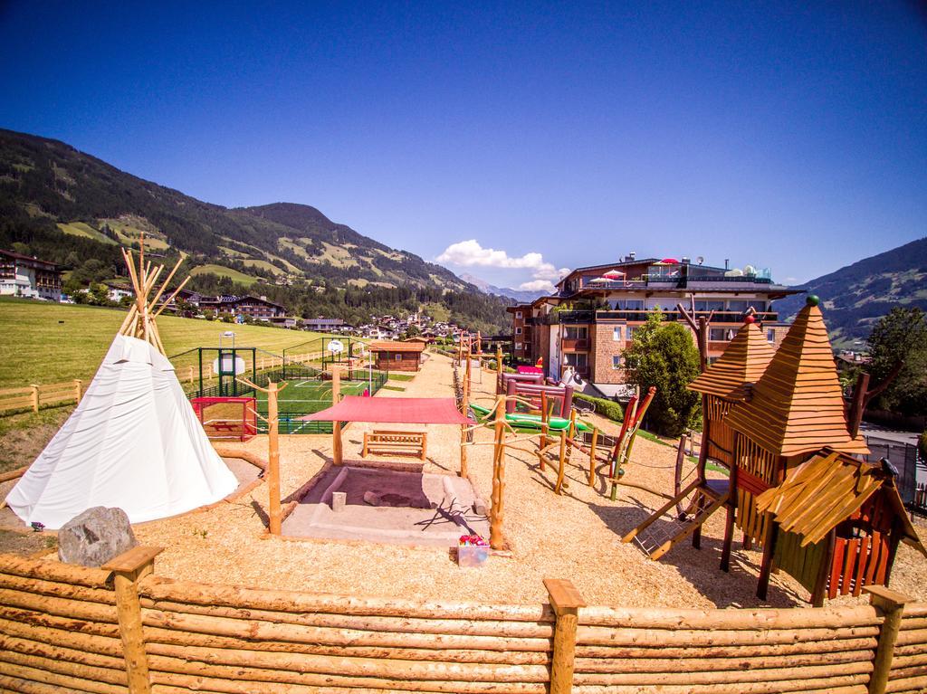 Alpina Zillertal . Family Lifestyle Kinderhotel Fuegen Exterior photo